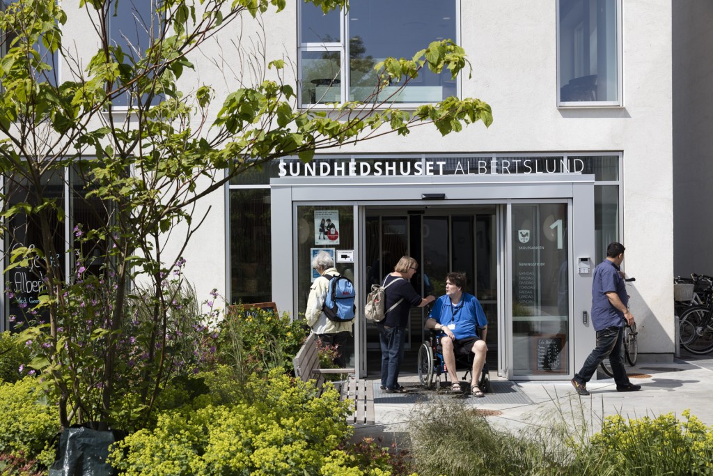 Indgang til sundheds hus og plejecenter_foto Torben Eskerod