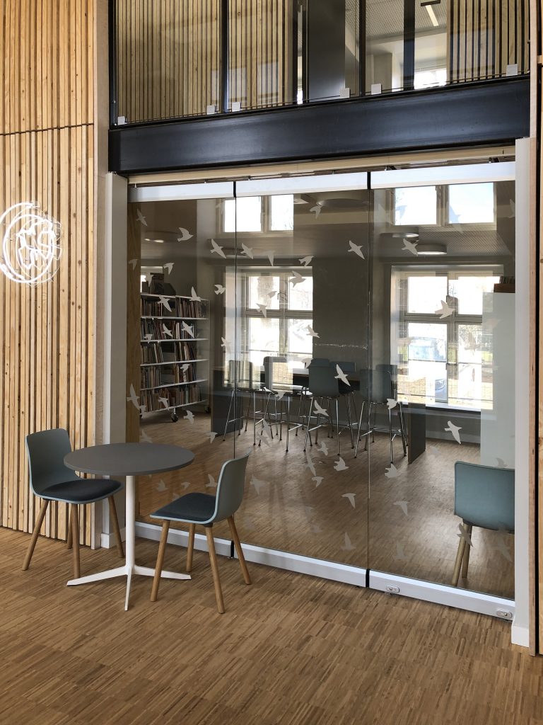 Fugle på folie ind til læingscenter