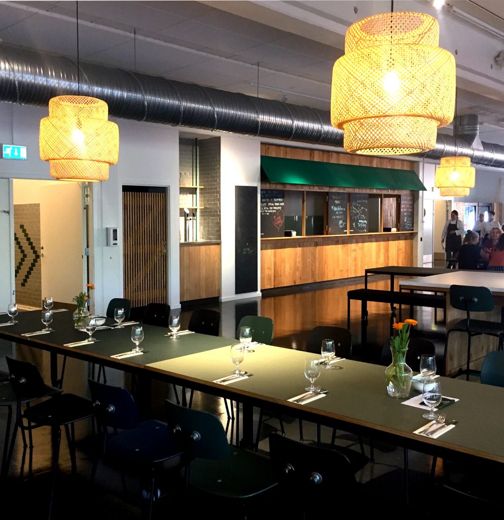 HRS/ Elevrestaurant/ Kig til madboderne_foto JJW