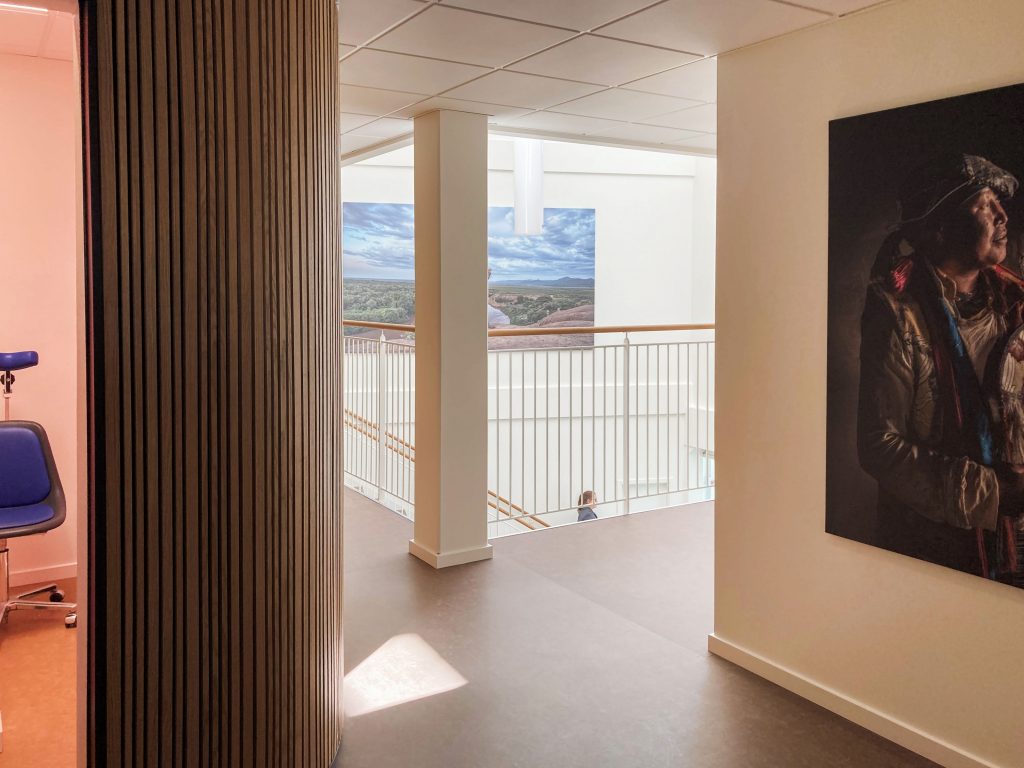 Kig fra klinikområde ud i nerven