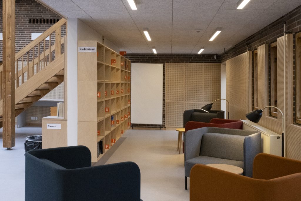 JJW har stået for møbler og skiltning
